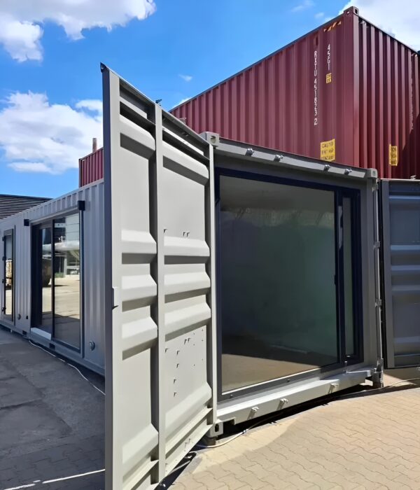 custom 40ft shipping container house 2 600x700 1