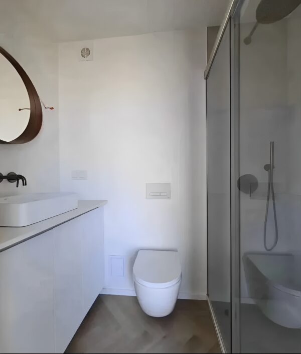 custom 40ft shipping container house 7 600x707 1 1