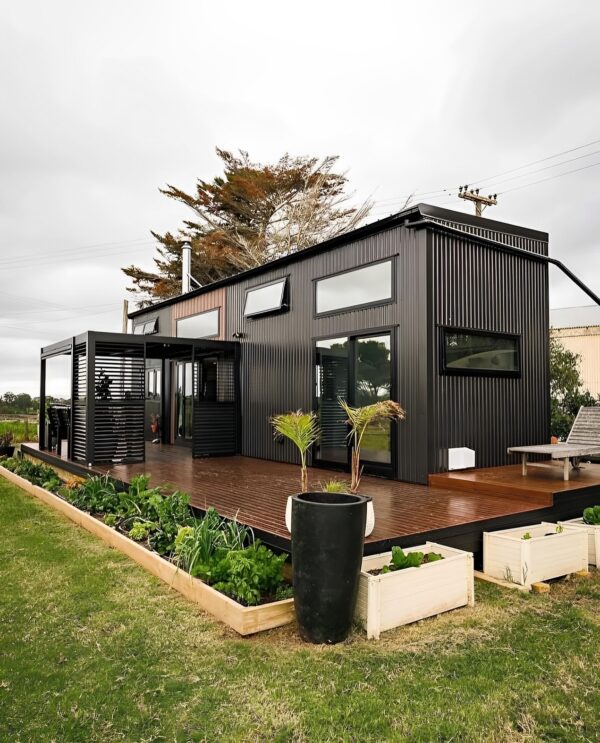 luxury 40ft expandable container barndominium prefabricated with easy folding sandwich panels 14 600x743 1