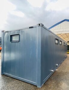 toilet block + shower 24 x 9 ft | 4 + 1 toilet | separate shower room